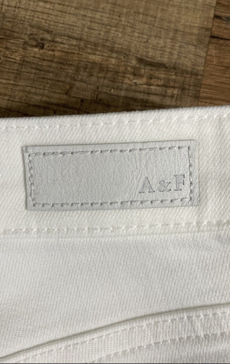 Abercrombie & Fitch Women's Simone High Rise Ankle White Pants Sz 26 2S NWT