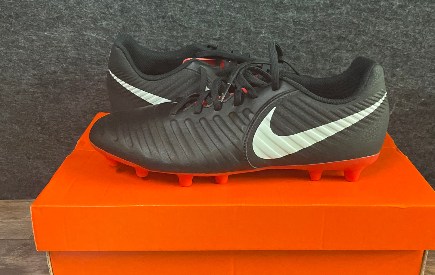 Nike Tiempo Legend 7 Academy FG Black White Red Soccer Cleats Size 8.5