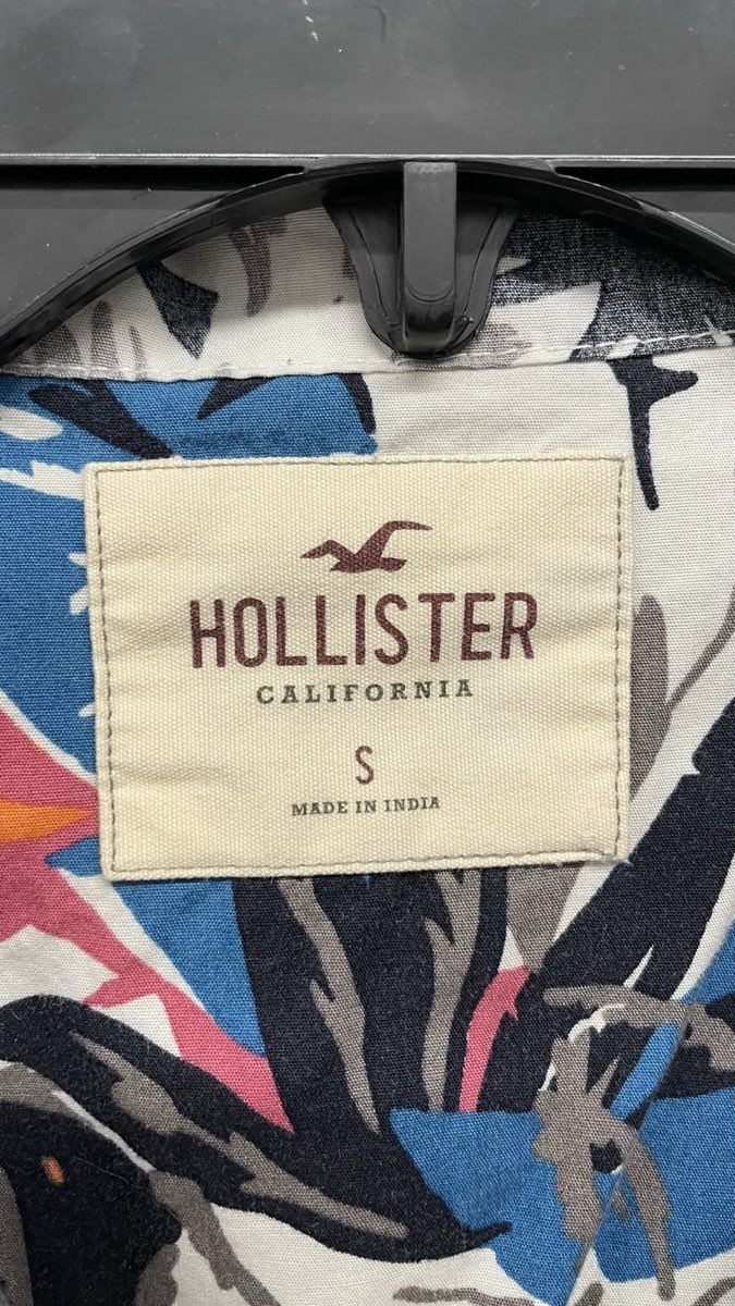 Hollister Men's Tropical Hawaiian Leaf Print Camp Collar Button Up Shirt Size S