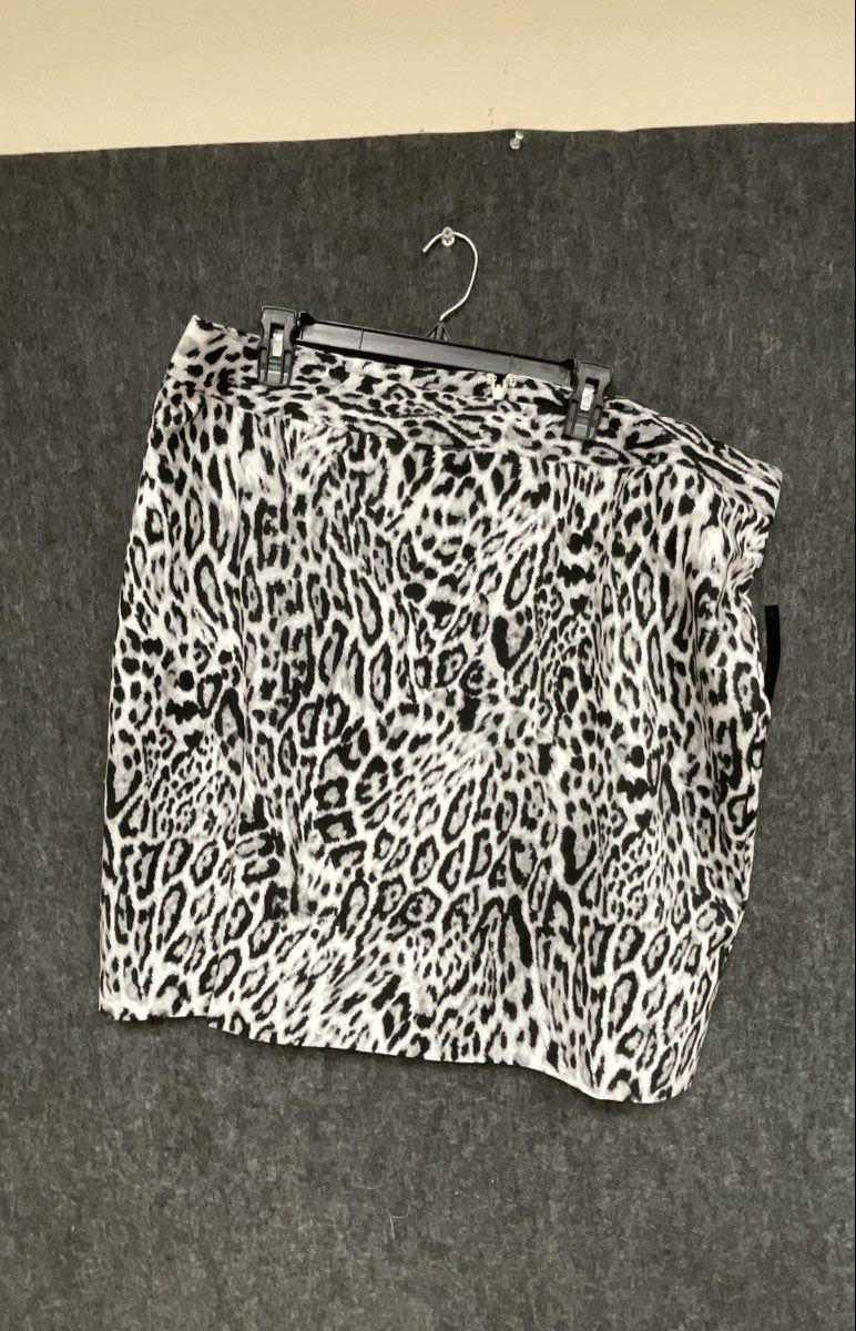 Worthington Women's Black White Leopard Animal Print Pencil Skirt Size 18W