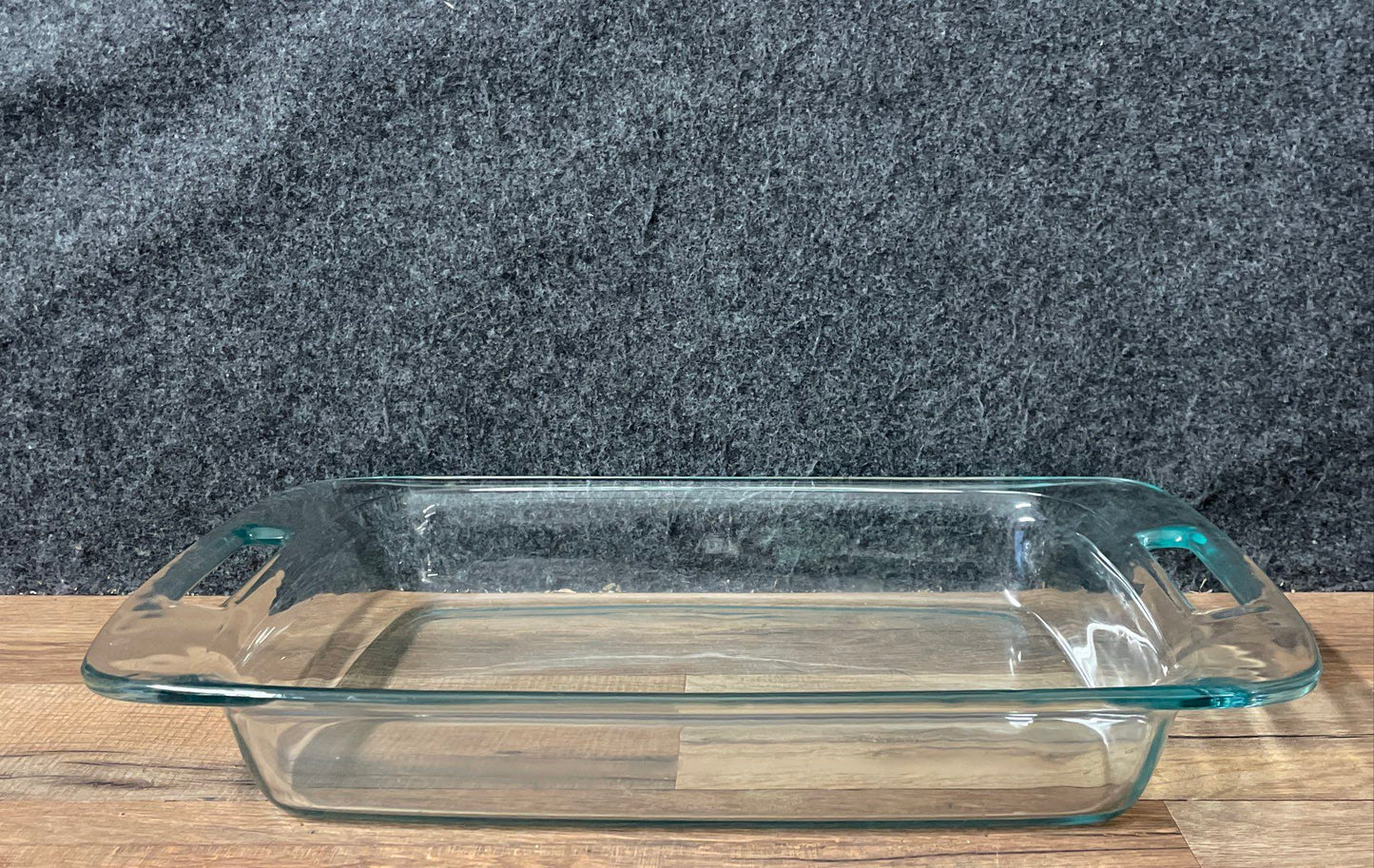 Pyrex 2 Piece Glass Bakeware Set 13x9 Baking Dish & Loaf Pan Clear