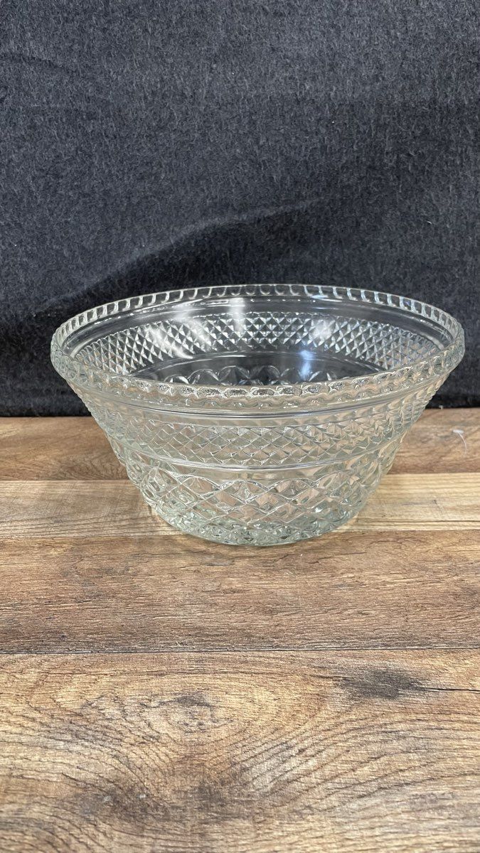 Anchor Hocking Wexford Glass Serving Bowl