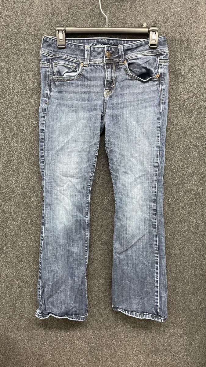 American Eagle Women's Original Boot Cut Jeans Medium Wash Denim AEO Size 4