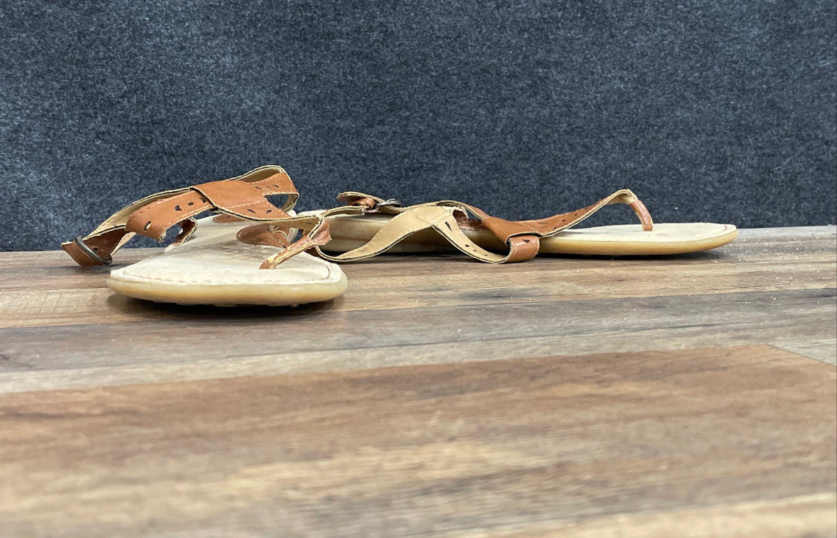 B.O.C. Born Concept Brown Cream T-Strap Thong Ankle Strap Sandals Size 11