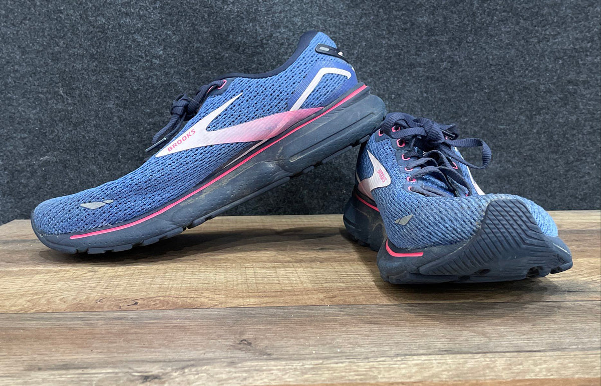 Brooks Ghost 15 Blue Pink White Running Shoes Women's Size 10