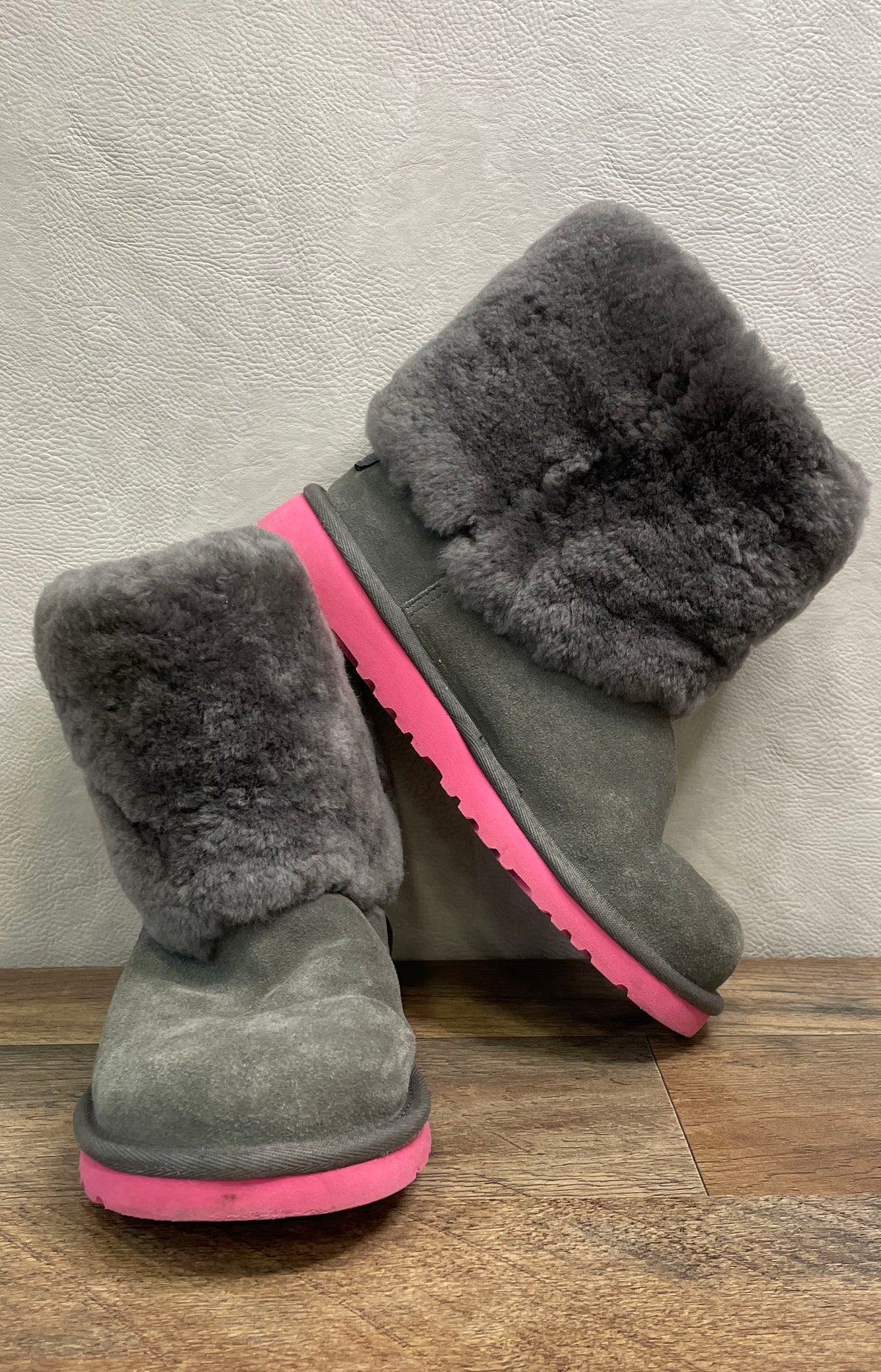 UGG Ellee Grey Suede Pink Sole Sheepskin Fur Boots Kids Size 4