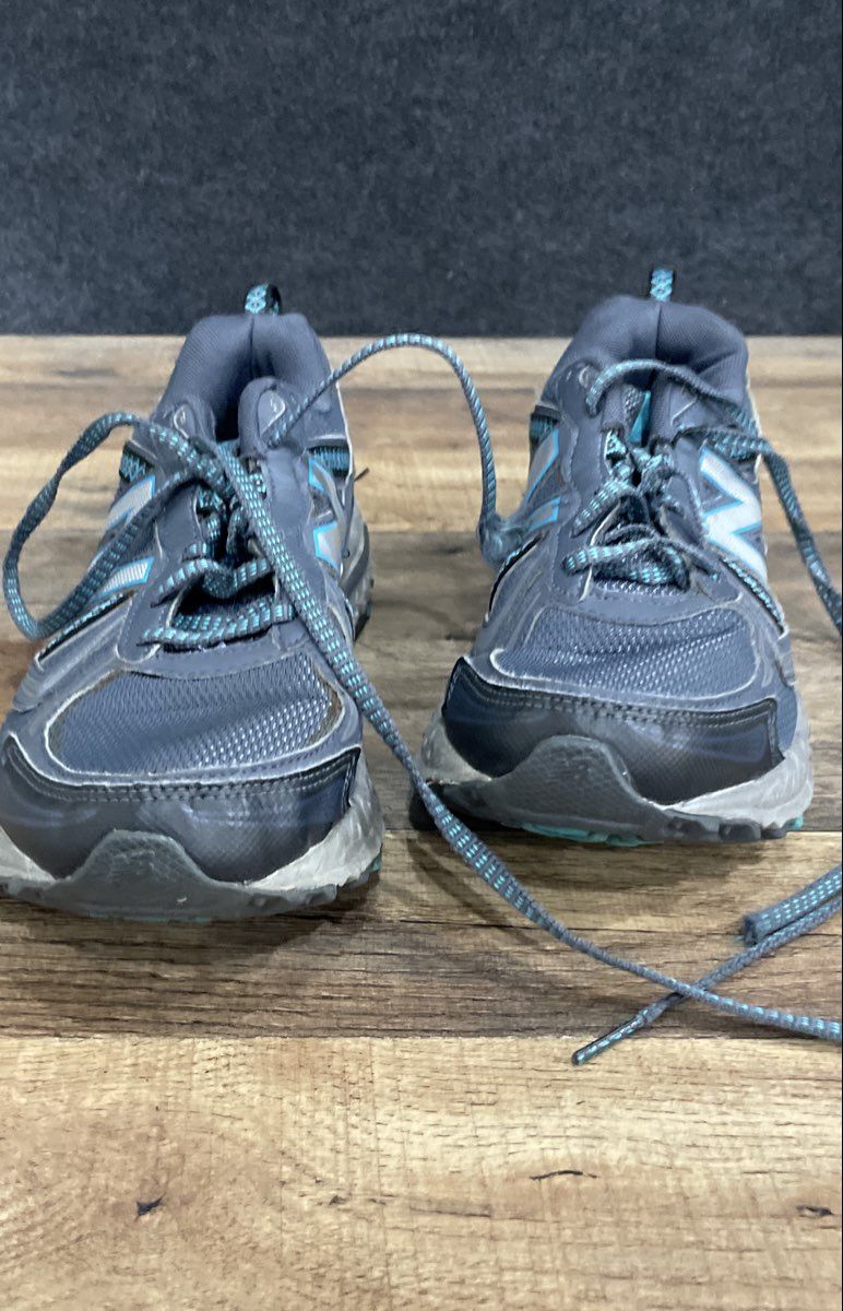 New Balance 410v5 Blue Grey Teal Trail Running Shoes Women's Size 9 Wide D