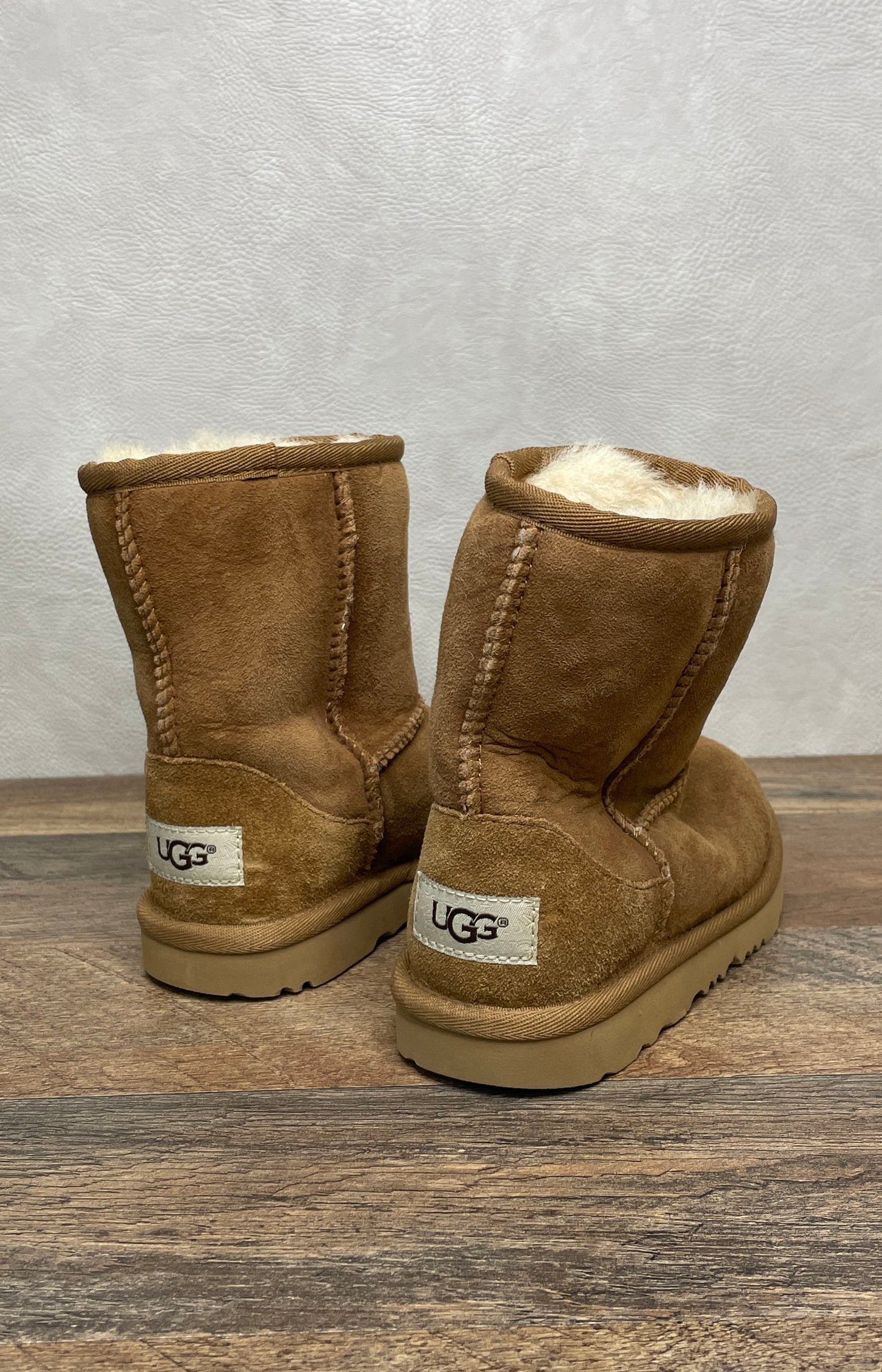 UGG Classic Short II Chestnut Suede Sheepskin Boots Women's Size 12