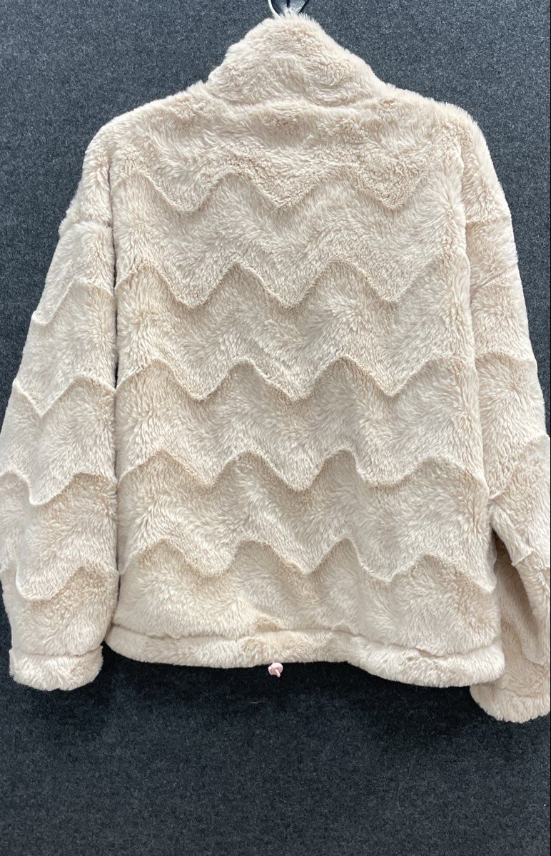 Urban Outfitters Women's Cream Wave Pattern Faux Fur Plush Full Zip Jacket Sz M