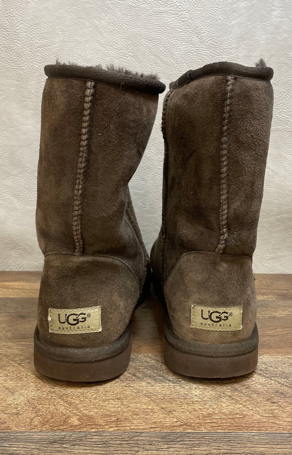 UGG Australia Classic Short 5825 Chocolate Suede Sheepskin Boots Size W9