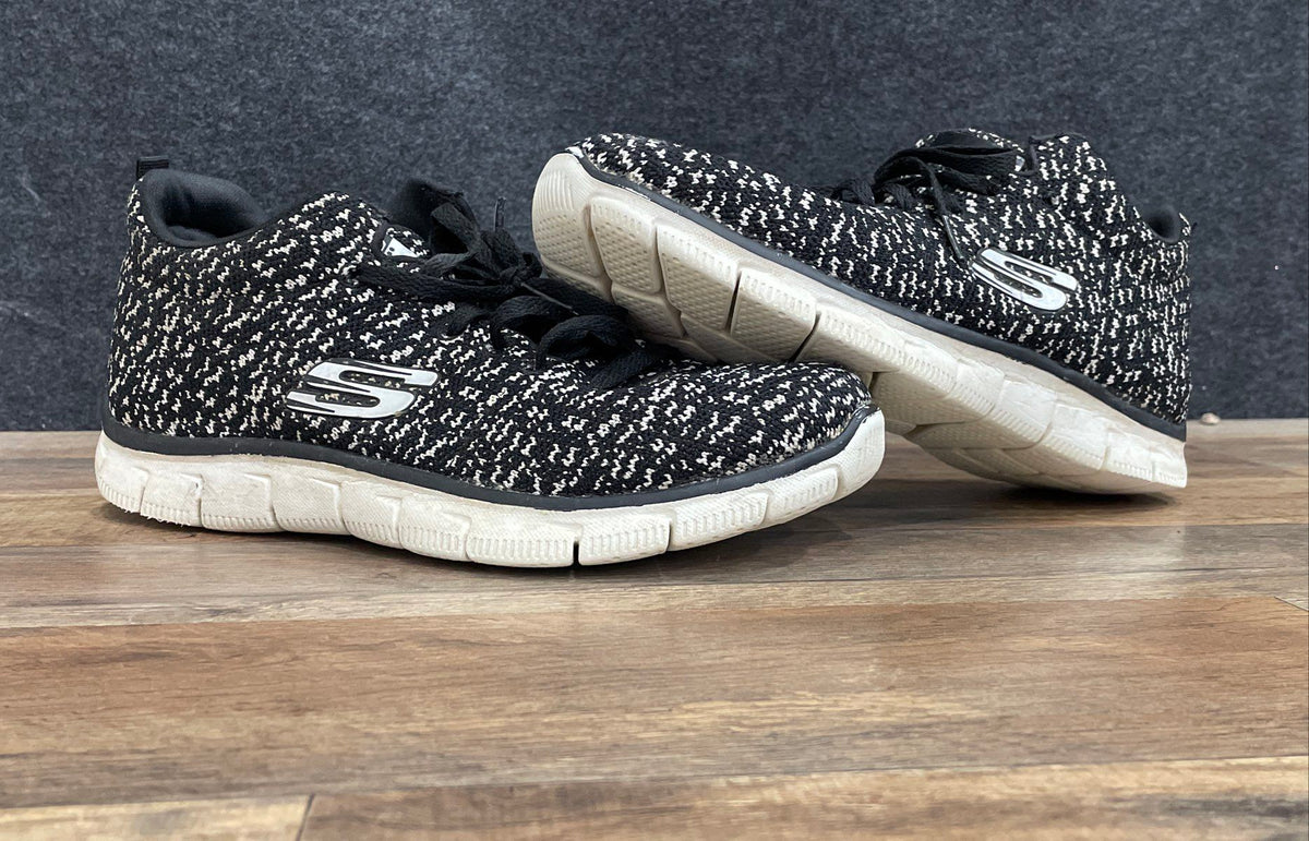 Skechers Memory Foam Black White Knit Lifestyle Sneakers Size 9.5
