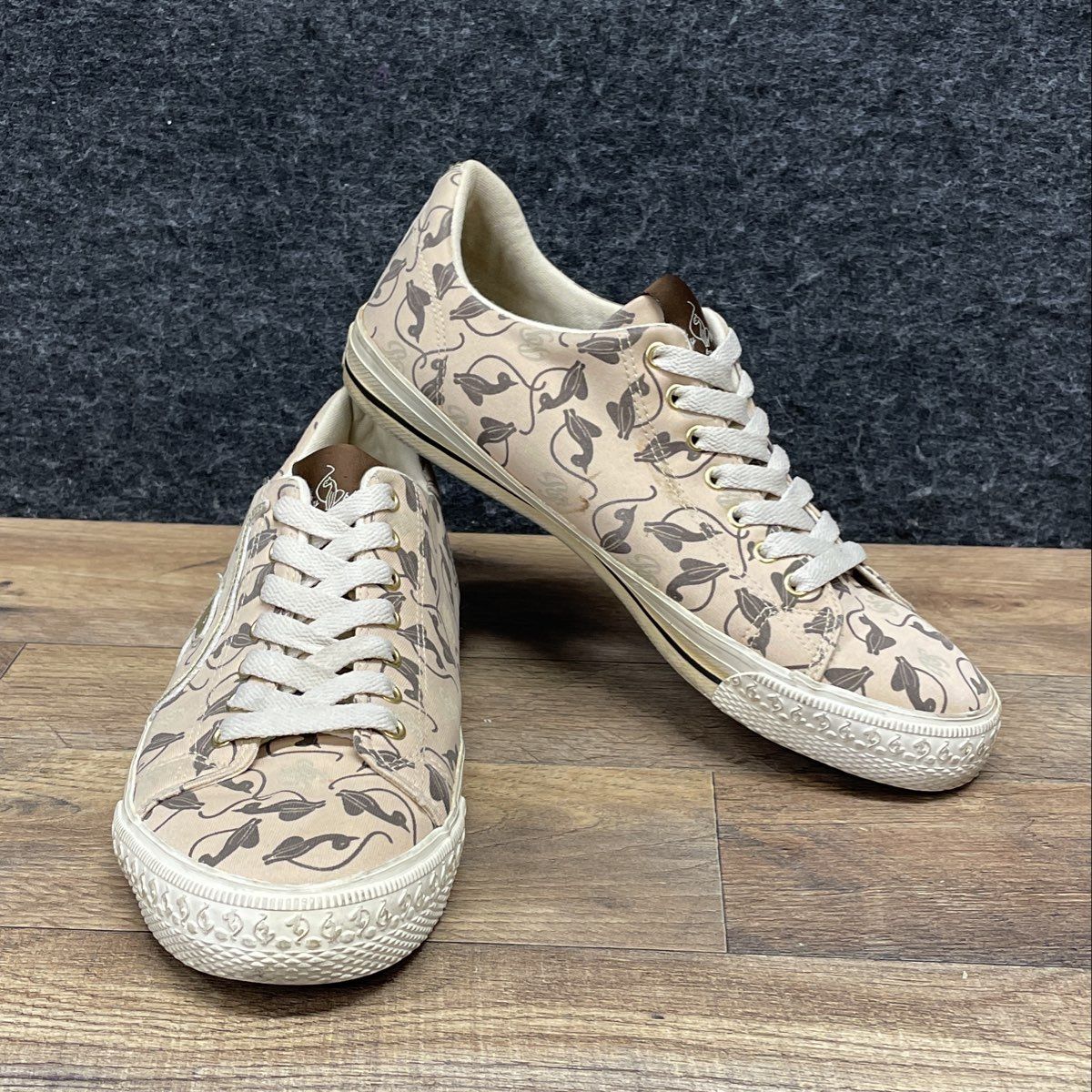 Baby Phat Kimora Lee Simmons Cat Print Tan Canvas Low Top Sneakers Women's Sz 11