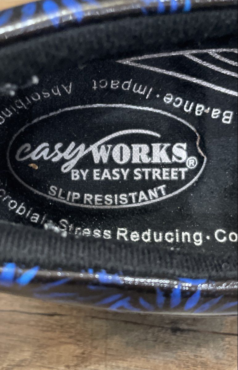 Easy Works by Easy Street Lyndee Black Blue Floral Slip Resistant Clogs Size 11