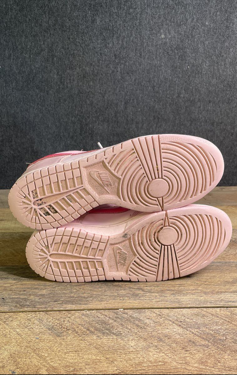 Nike Dunk Low GS Triple Pink Hyper Pink Leather Sneakers Size 7Y