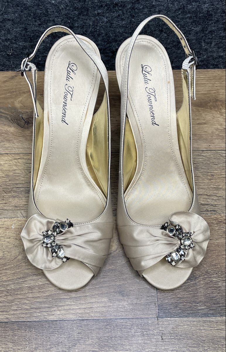 LuLu Townsend Champagne Satin Bejeweled Bow Open Toe Slingback Heels Size 9.5