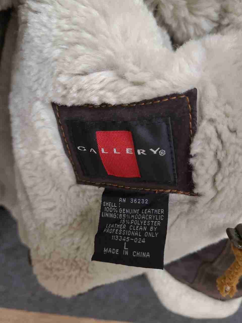 Gallery Women's Vintage Y2K Distressed Brown Leather Hooded Shearling Coat Sz L