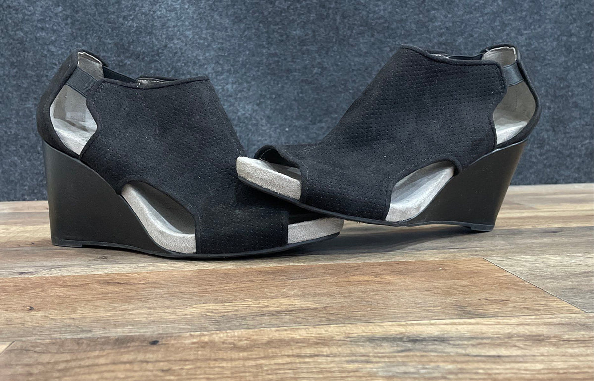 Life Stride Soft System Black Perforated Peep Toe Wedge Sandals Size 7.5M