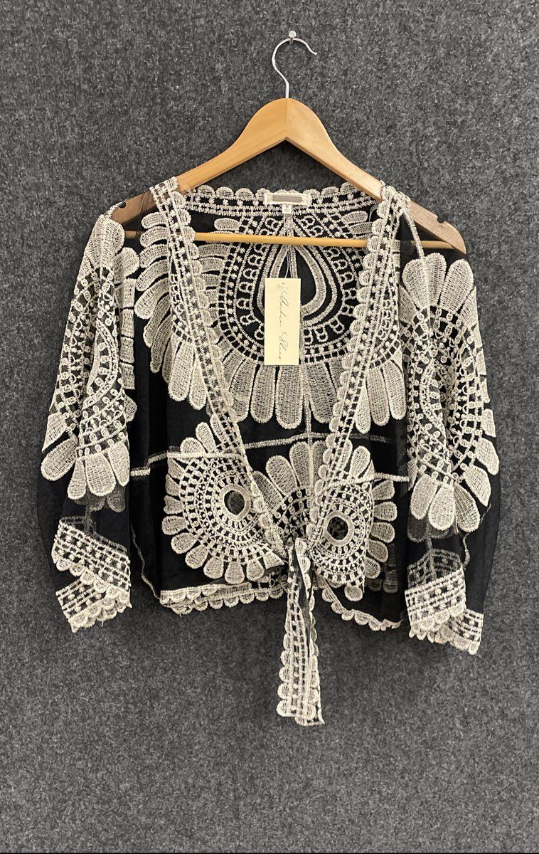 Amber Skies Women's Black Ivory Mesh Embroidered Tie Front Shrug Cardigan M NWT
