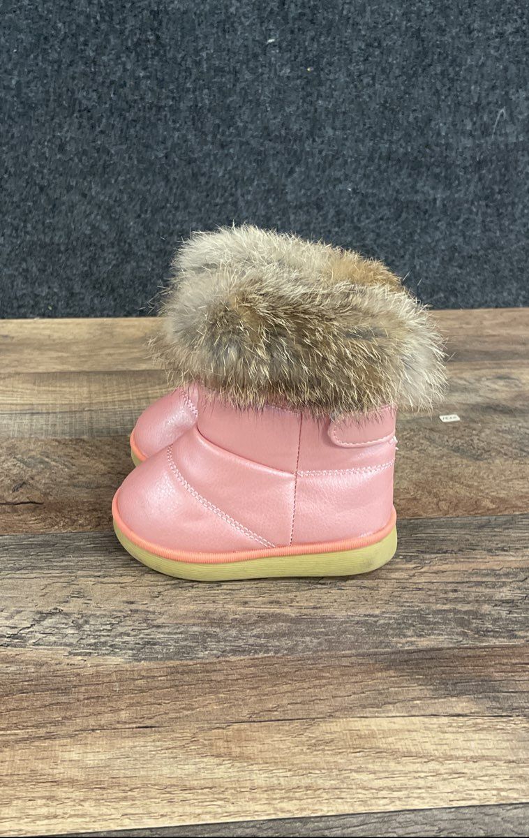 Pink Faux Fur Toddler Snow Boots Bear Paw Sole Size EU 22 US 6