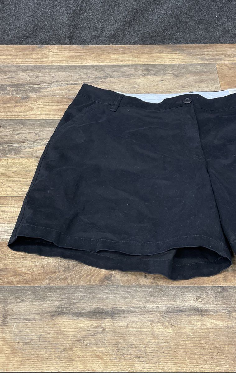 Crown & Ivy Women's Black Caroline Core Shorts Sz 16W NWT