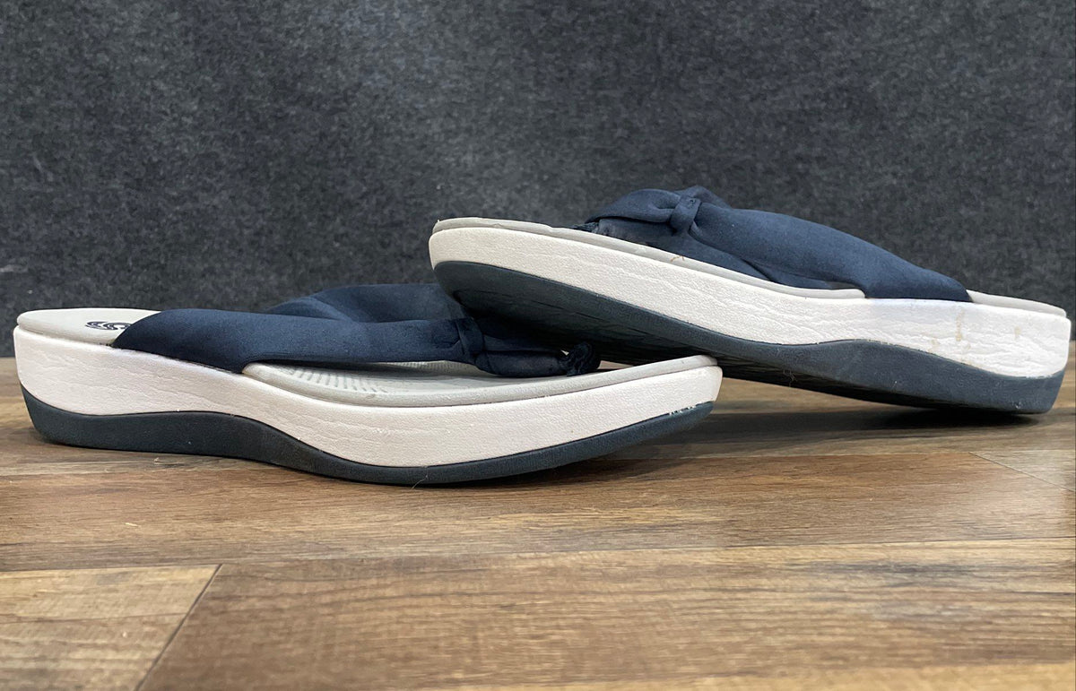 Clarks Cloudsteppers Navy Blue Grey Fabric Knotted Thong Sandals Size 11