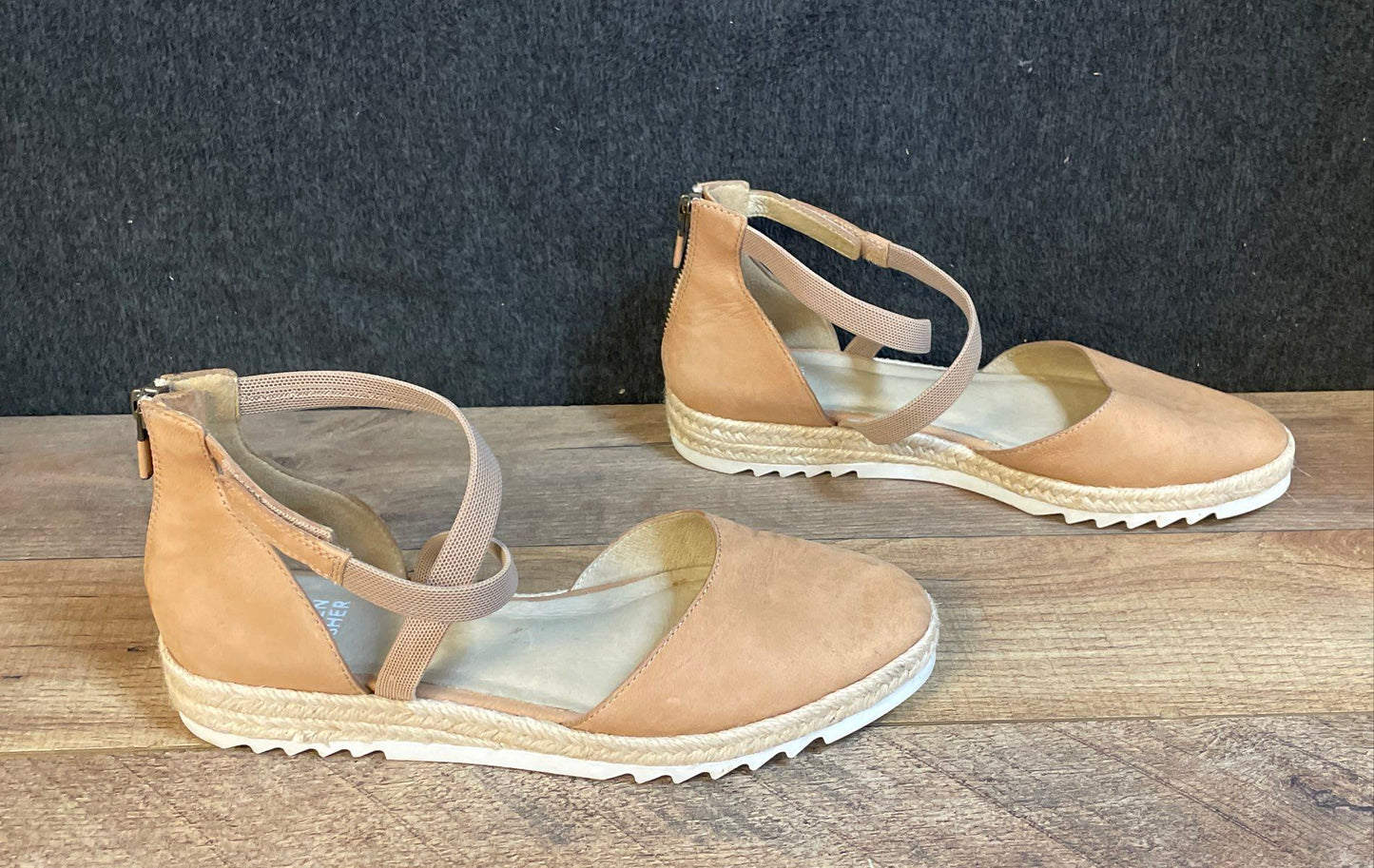 Eileen Fisher Bisa Tan Flat Espadrille Sandals Women's Size 7.5