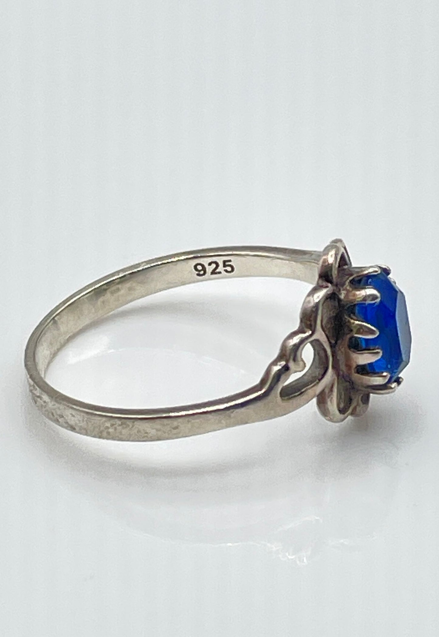 SETA 925 Sterling Silver Flower w/ Blue CZ Ring 2.9g