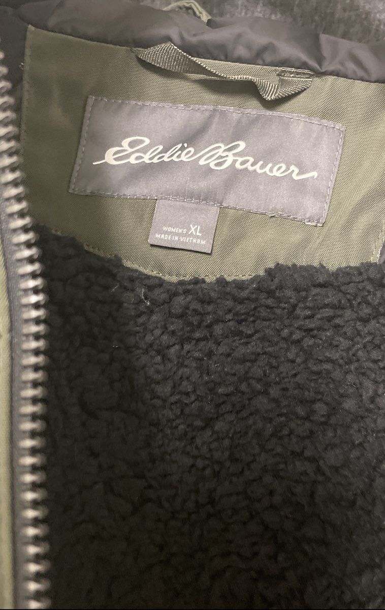 Eddie Bauer Women's Green Hooded Sherpa Lined Chevron Puffer Jacket Sz XL