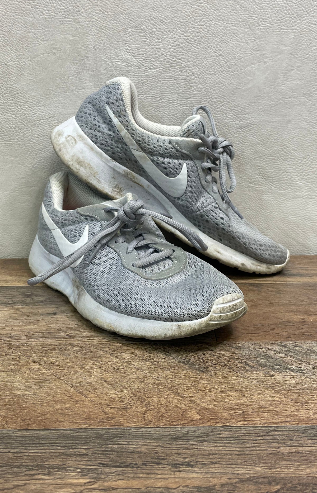Nike Tanjun Wolf Grey White Women's Running Shoes Size 8