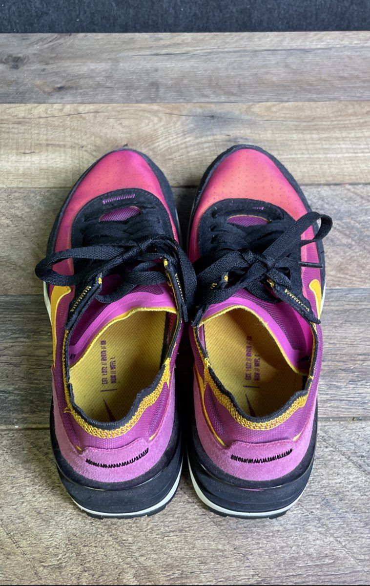 Nike Waffle One Active Fuchsia University Gold Women's Sneakers Size 8.5