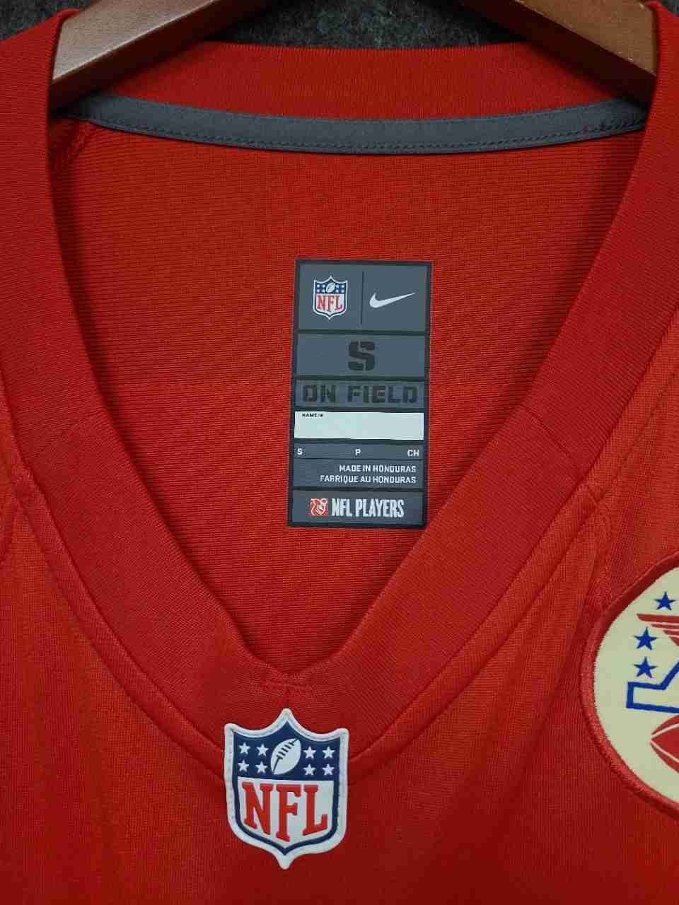 Nike Men's Kansas City Chiefs Patrick Mahomes 15 Red Football Jersey Size S