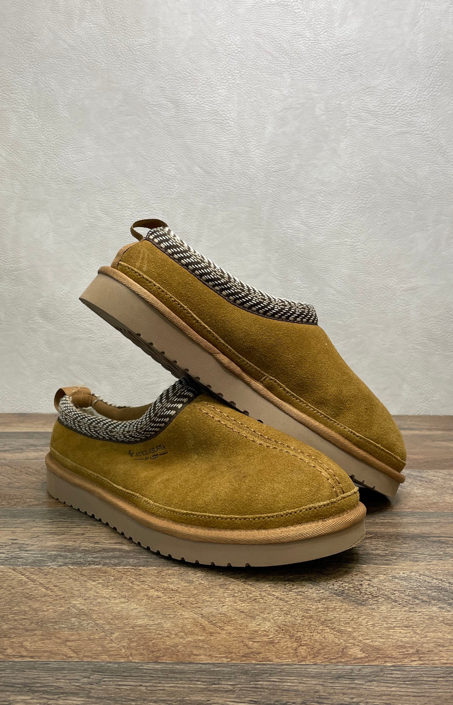 Koolaburra by UGG Burree Chestnut Suede Platform Slippers Women's Size 8