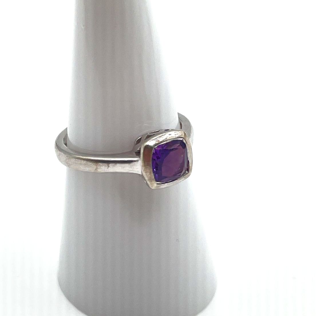 925 Sterling Silver Amethyst Solitaire Ring 2.9g