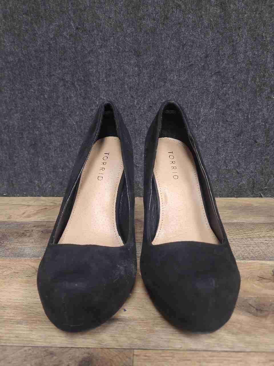 Torrid Black Faux Suede Platform Round Toe Block Heel Pumps Women's Size 7WW