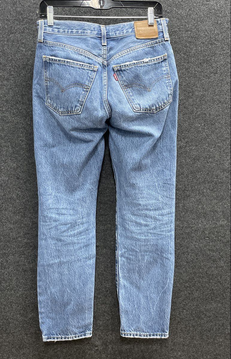Levi's Women's Middy Straight Jeans Light Wash Distressed Denim Sz 26x31