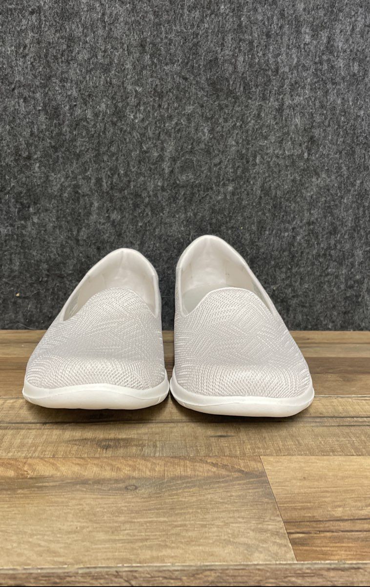 Skechers On-The-Go GoWalk Joy Light Grey Slip-On Size 9.5 Wide DS