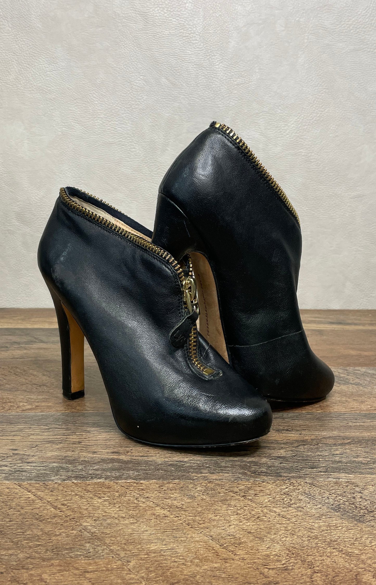Diane Von Furstenberg Camilla Black Leather Zipper Ankle Booties Size 6.5