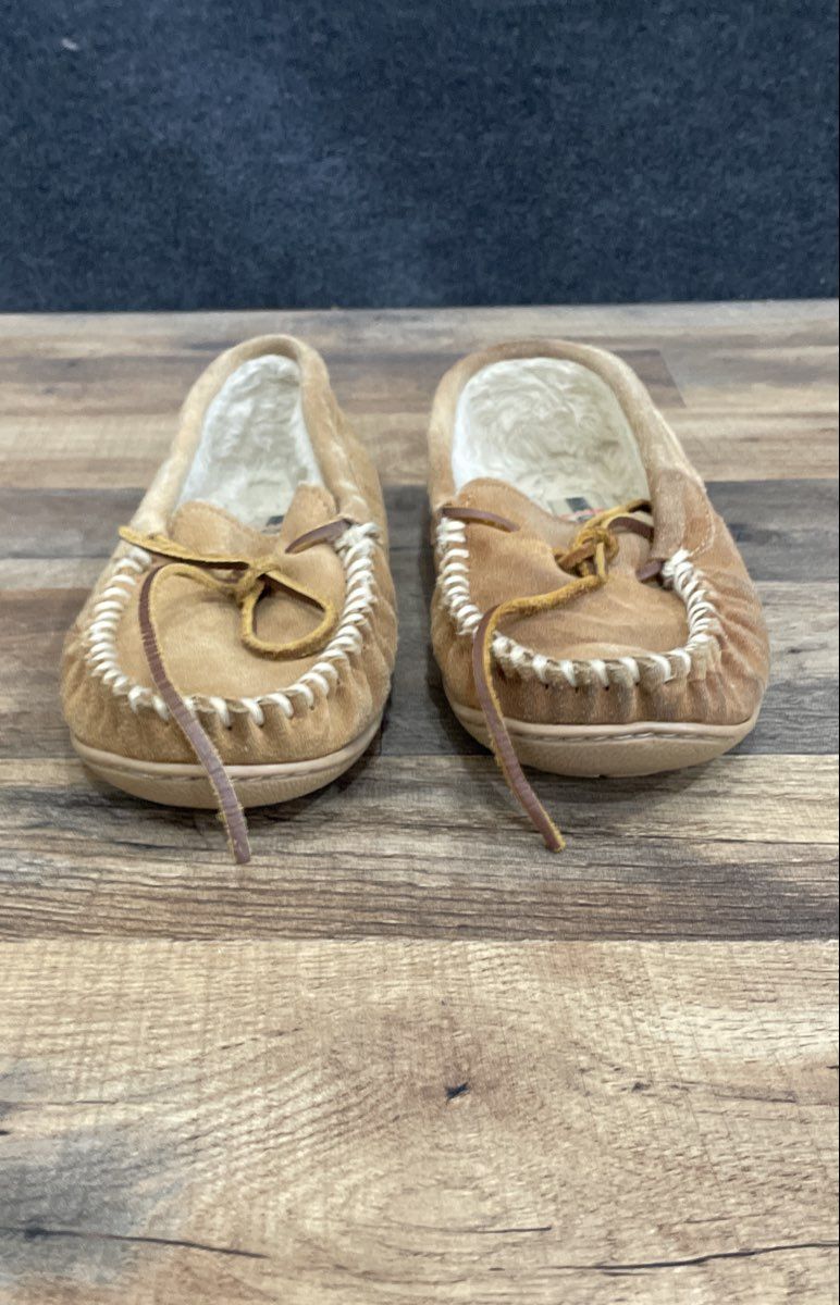Minnetonka Cally Brown Suede Pile Lined Moccasin Slippers Women's Size 9