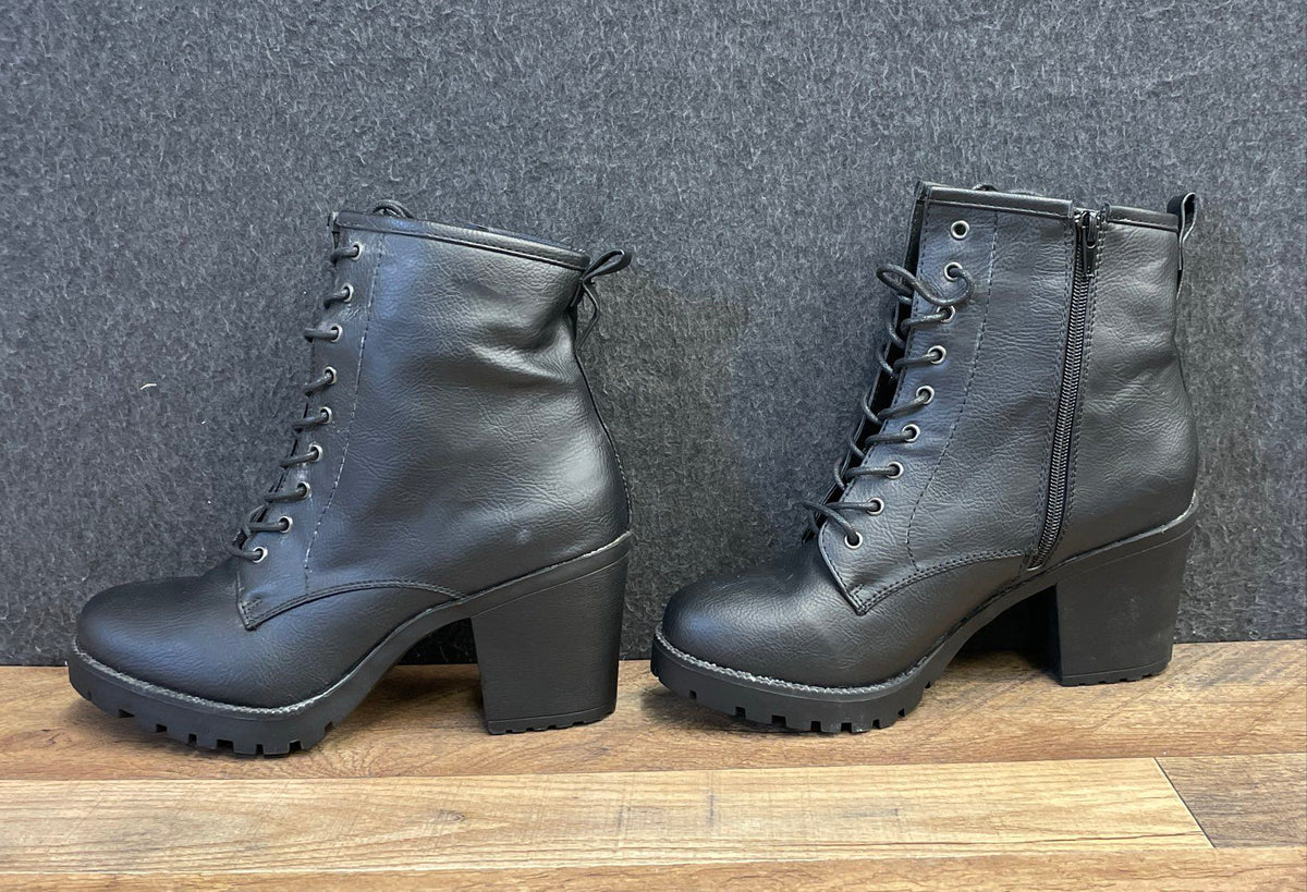 Zigi Soho Kourtlan Black Chunky Heel Lace Up Combat Boots Women's Size 10