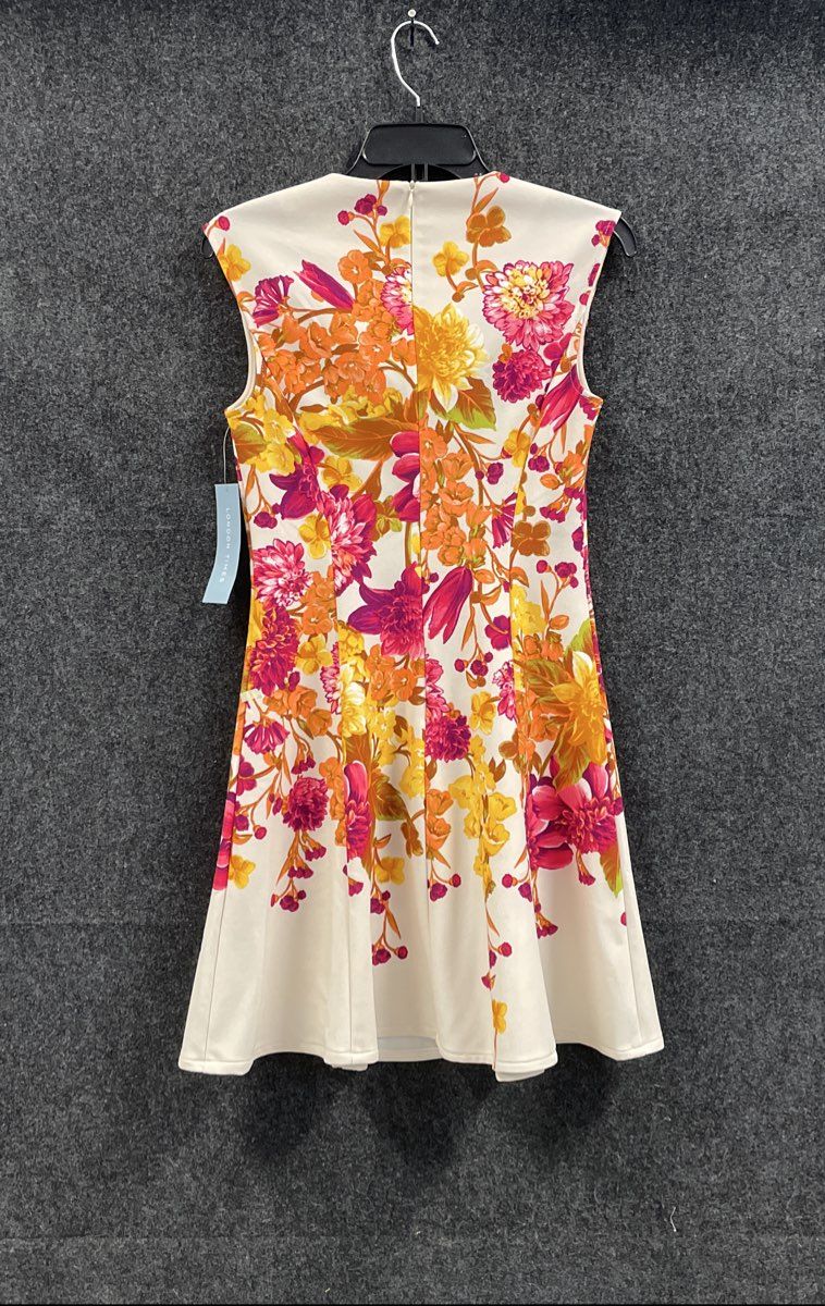 London Times Women's Horn Coral Floral Sleeveless V-Neck Flare Dress Size 4 NWT