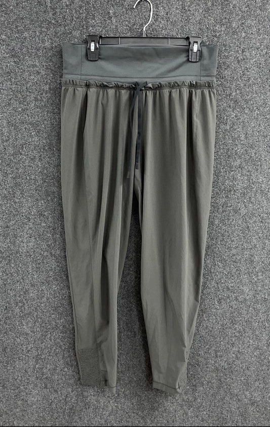 Athleta Women's Gray Cabo Jogger High Rise Ruffle Waist Smocked Cuff Pants Sz M