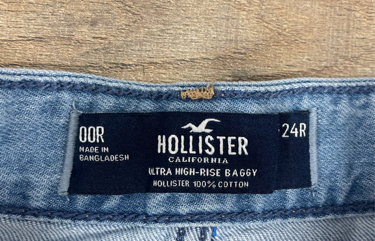 Hollister Women's Ultra High Rise Baggy Butterfly Jeans Light Wash Sz 00R 24