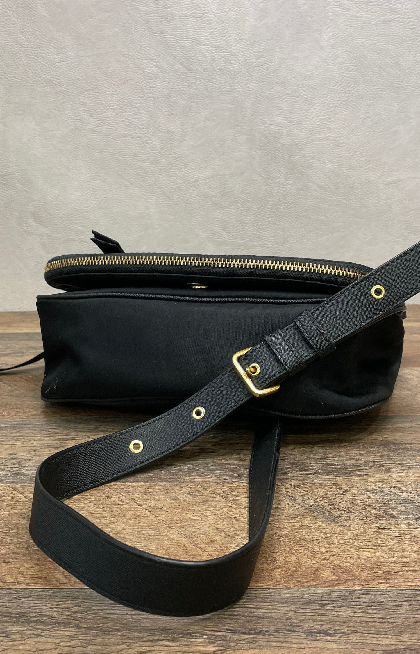Marc Jacobs Black Nylon Crossbody Messenger Bag Gold Hardware