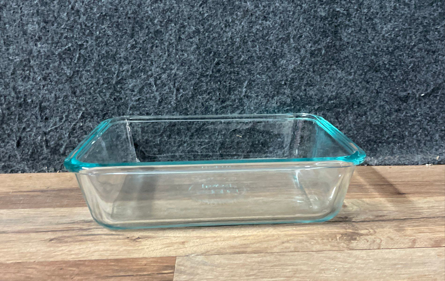 Pyrex 2 Piece Glass Bakeware Set 13x9 Baking Dish & Loaf Pan Clear