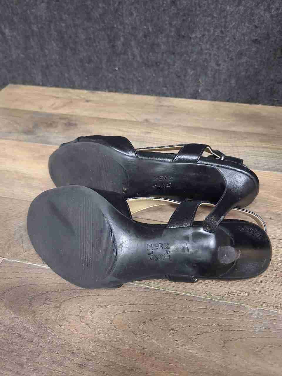 Naturalizer Barrie Black Smooth Slingback Heel Sandal Women's Size 8.5 M
