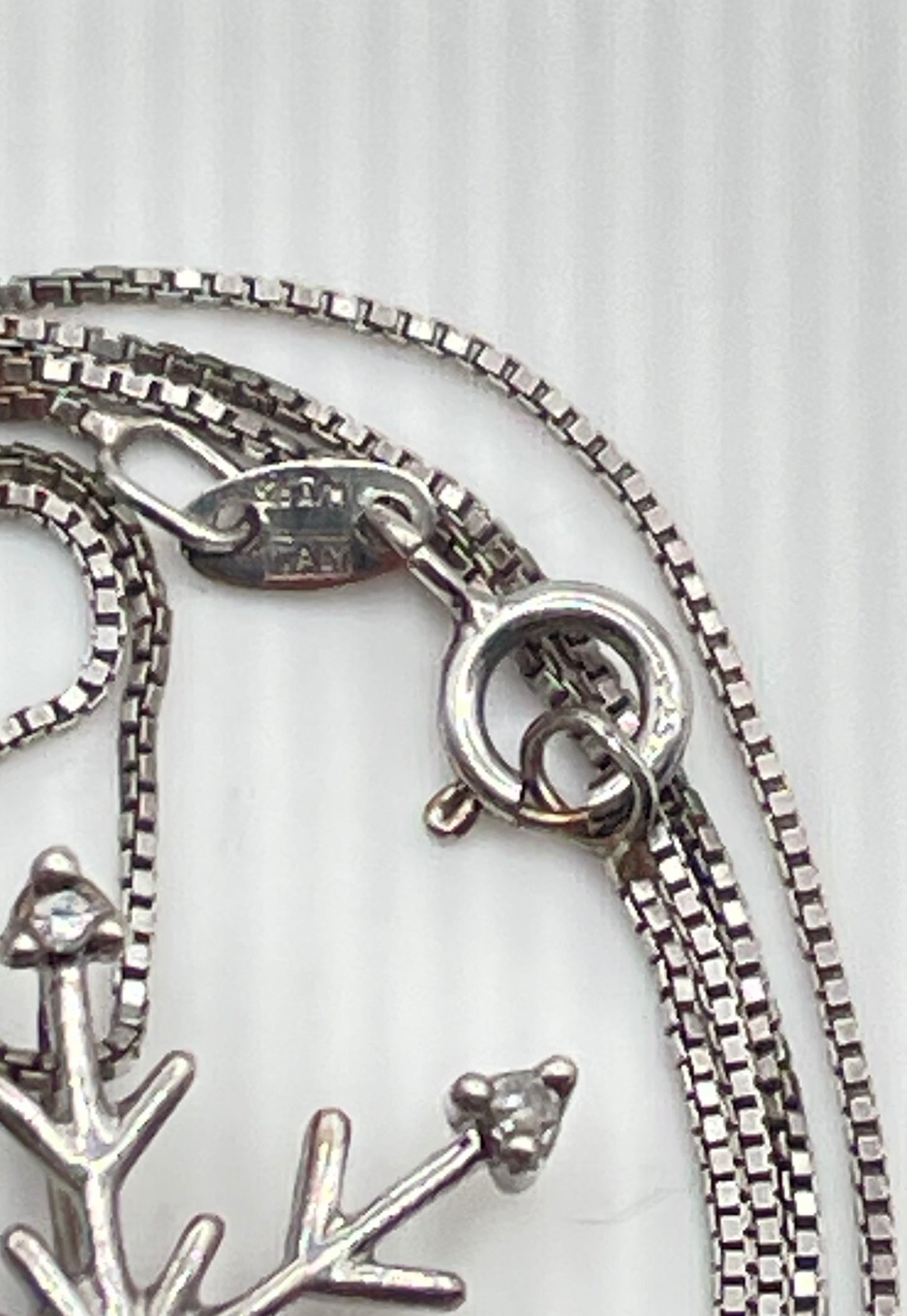 925 Sterling Silver Diamond Accent Snowflake Pendant Necklace 2.4g