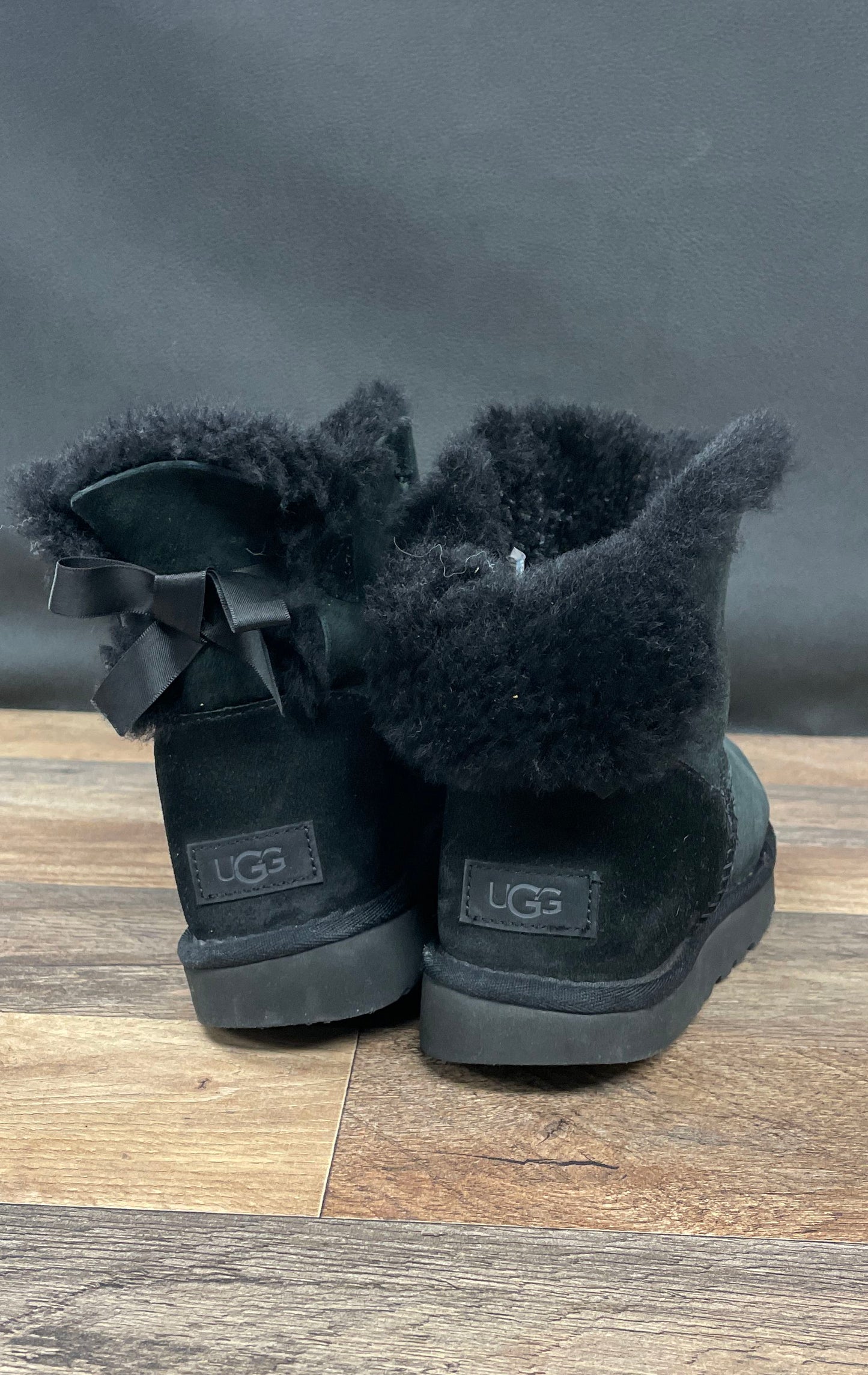 UGG Mini Bailey Bow II Black Suede Shearling Boots Women's Size 7