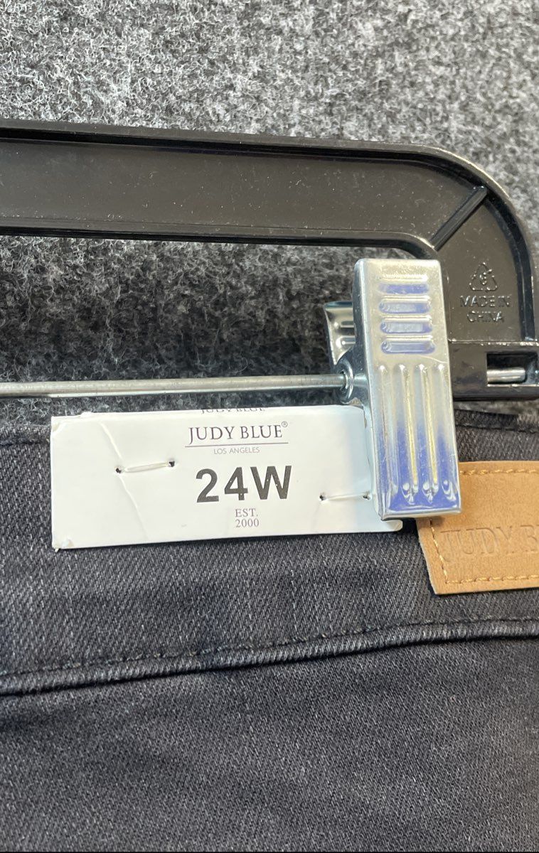Judy Blue Women's Black Skinny Fit Distressed High Waist Jeans Sz 24W NWT