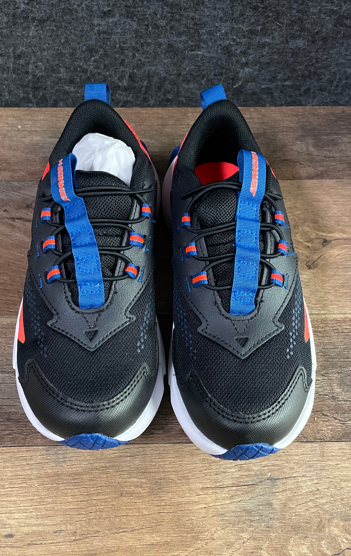 Under Armour Scramjet 6 Black Blue Orange Boys Running Shoes Size 1Y DS