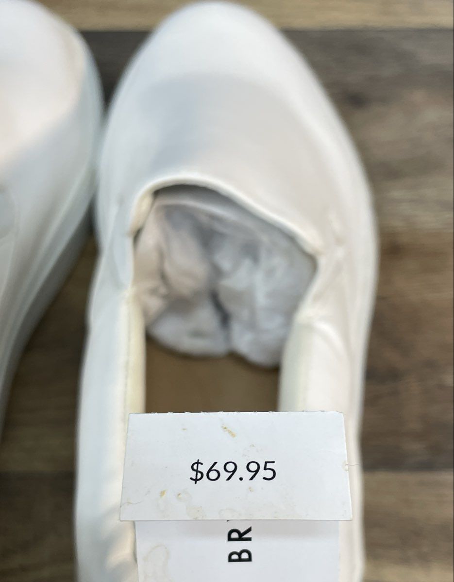 Lane Bryant Dream Cloud Cream Faux Leather Slip-On Sneakers Size 9W NWT